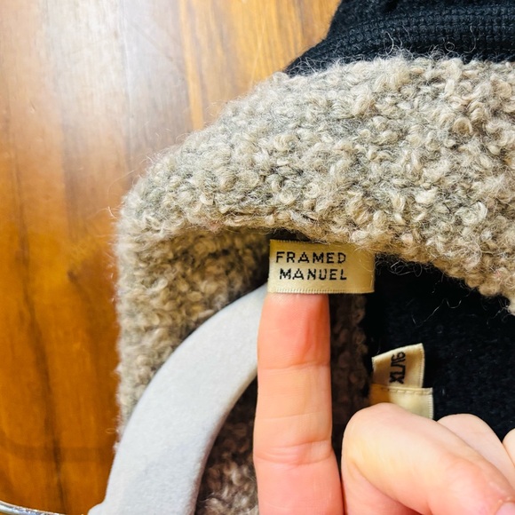 Vintage Wool and Bouclé Cardigan with Embroidery – Size XL - Picture 8 of 9